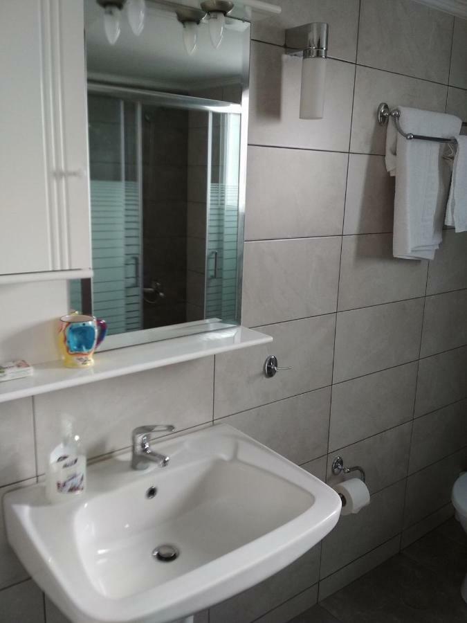 Zeras Apartments 阿达玛斯 外观 照片